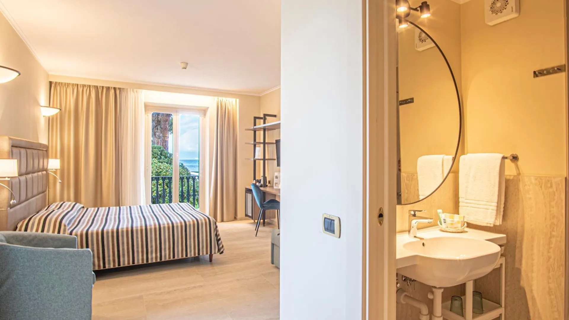 Grande Albergo Sestri Levante 4*,  İtalya